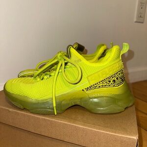 Steve Madden maxima 9 lime green
